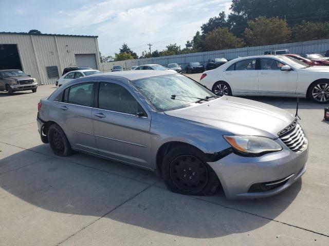 Foto 4 de la subasta – 2014 CHRYSLER 200 LX con VIN 1C3CCBAB5EN238117
