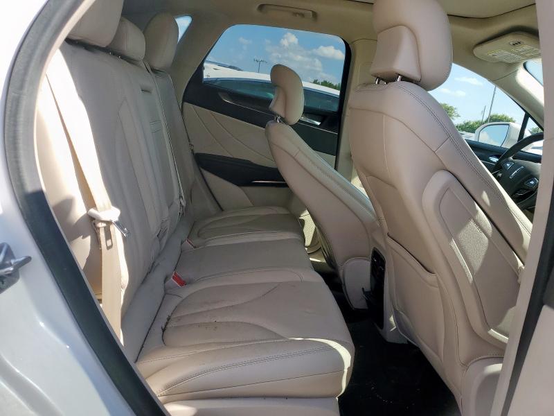 Photo 11 from auction – 2017 LINCOLN MKC RESERV with VIN 5LMTJ3DH2HUL72254