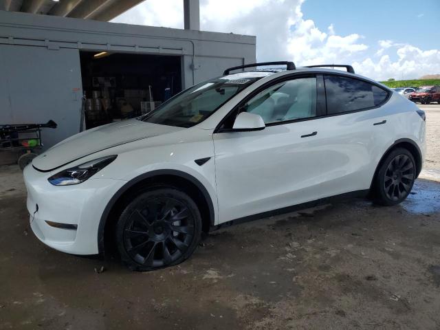 TESLA MODEL Y 2024 with VIN 7SAYGDEE5RF157017 - Photo from auction