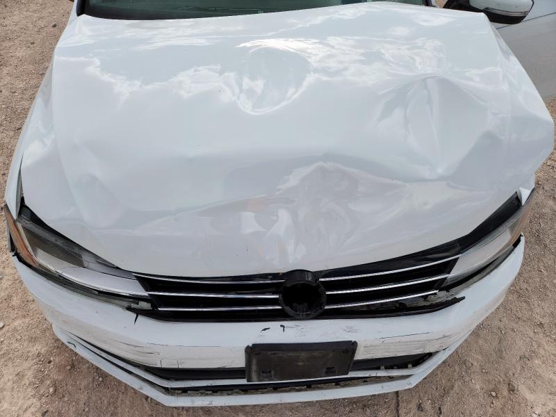 Photo 11 from auction – 2017 VOLKSWAGEN JETTA SE with VIN 3VWDB7AJ8HM408330