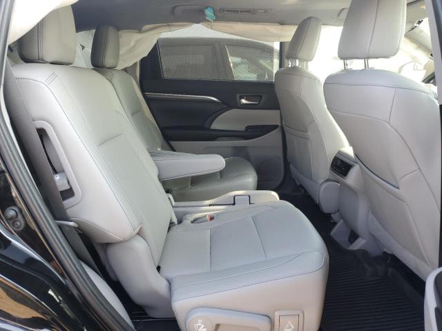 Photo 11 from auction – 2019 TOYOTA HIGHLANDER with VIN 5TDDZRFH7KS959615
