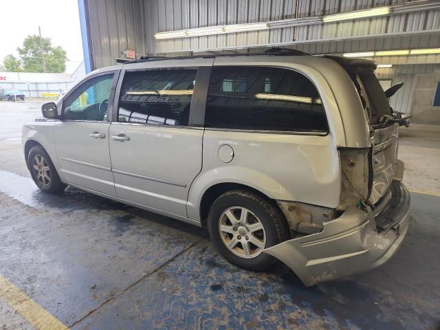 Photo 2 from auction – 2010 CHRYSLER TOWN & COU with VIN 2A4RR5D16AR214571