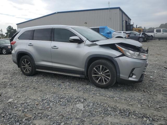 Photo 4 from auction – 2019 TOYOTA HIGHLANDER with VIN 5TDJZRFH2KS613314