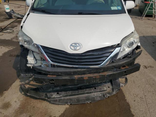 Photo 12 from auction – 2014 TOYOTA SIENNA LE with VIN 5TDKK3DCXES485499