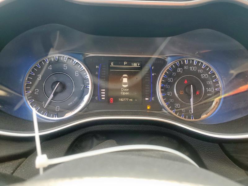 Photo 9 from auction – 2015 CHRYSLER 200 LIMITE with VIN 1C3CCCAB6FN697003