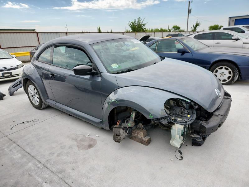 Photo 4 from auction – 2013 VOLKSWAGEN BEETLE with VIN 3VWFP7AT9DM669438