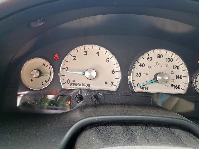 Photo 9 from auction – 2005 FORD THUNDERBIR with VIN 1FAHP60A85Y105474