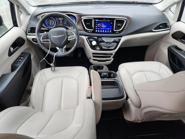 Photo 8 from auction – 2017 CHRYSLER PACIFICA TOURING L with VIN 2C4RC1BG1HR503312