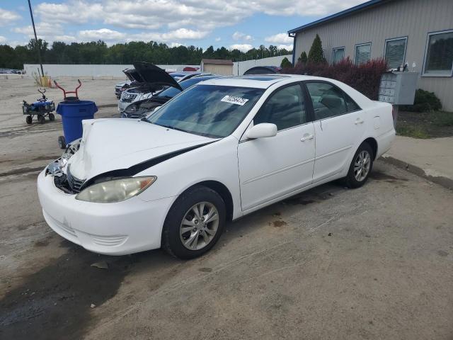 TOYOTA CAMRY LE 2005 with VIN 4T1BF32K45U084326 - Photo from auction