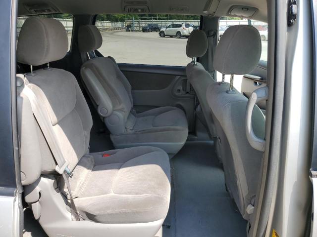 Photo 11 from auction – 2004 TOYOTA SIENNA CE with VIN 5TDZA23C04S059753