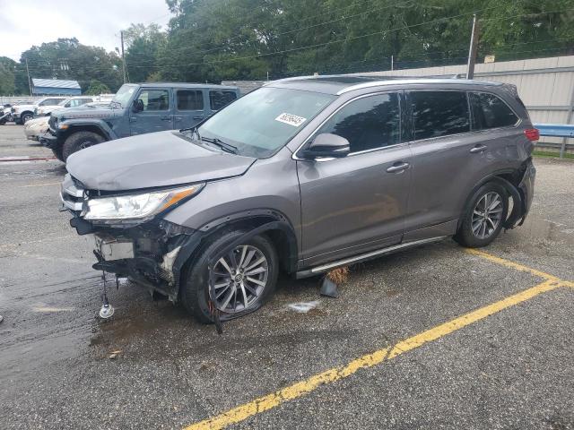 TOYOTA HIGHLANDER 2018 with VIN 5TDKZRFH1JS532632 - Photo from auction