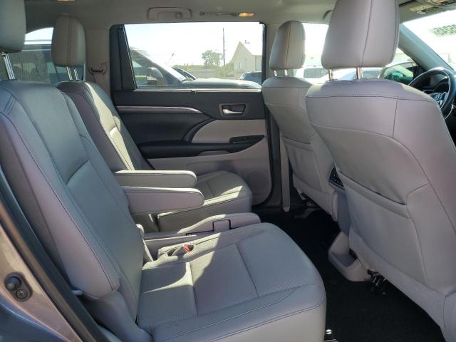 Photo 11 from auction – 2019 TOYOTA HIGHLANDER with VIN 5TDDZRFHXKS735545