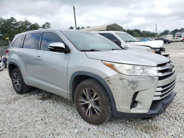Photo 4 from auction – 2018 TOYOTA HIGHLANDER with VIN 5TDZARFH8JS033543