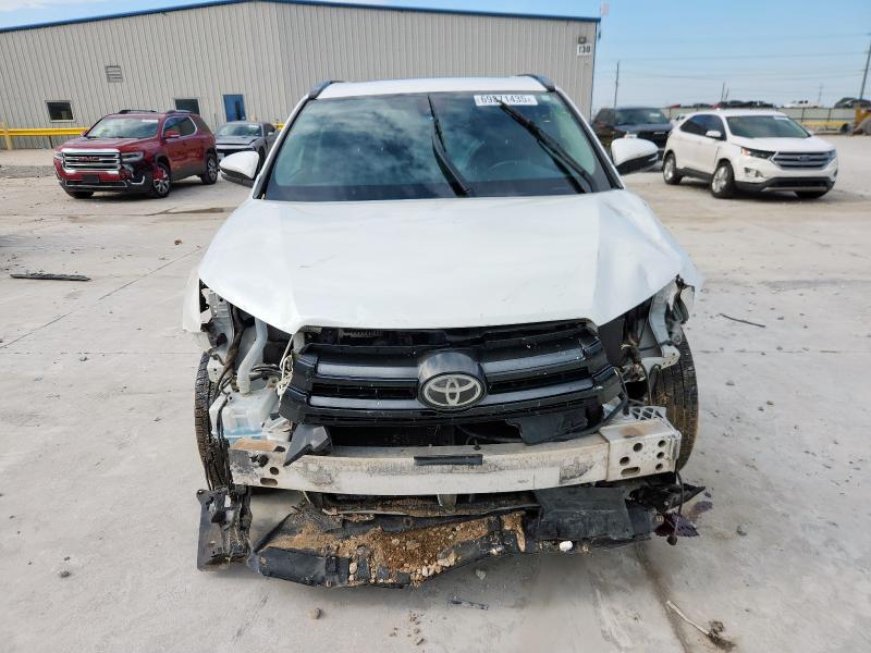 Photo 5 from auction – 2018 TOYOTA HIGHLANDER SE with VIN 5TDKZRFH2JS541078