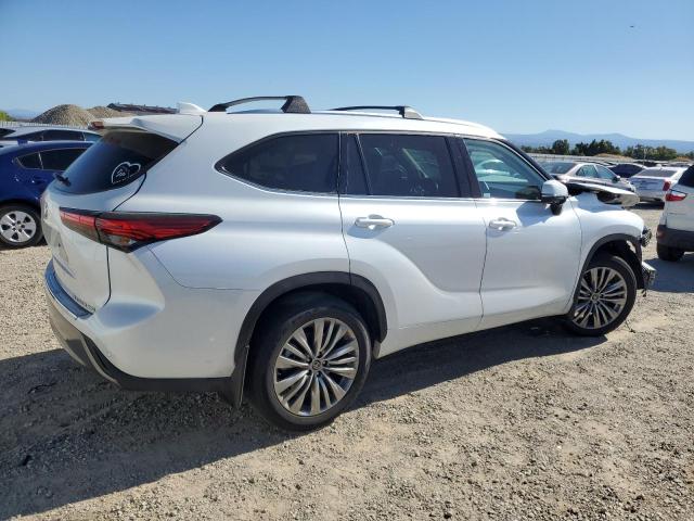 Photo 3 from auction – 2023 TOYOTA HIGHLANDER with VIN 5TDKDRBH9PS037673