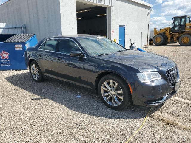 Photo 4 from auction – 2018 CHRYSLER 300 TOURIN with VIN 2C3CCARG2JH325017