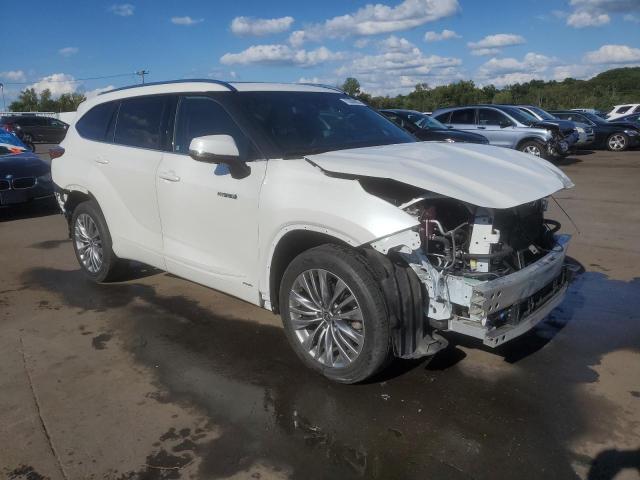 Photo 4 from auction – 2020 TOYOTA HIGHLANDER with VIN 5TDEBRCH7LS008815