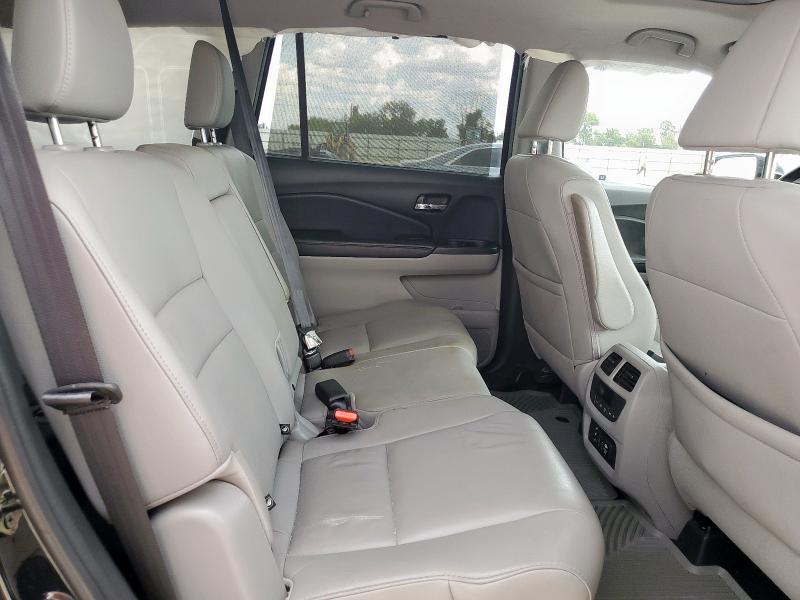Photo 11 from auction – 2017 HONDA PILOT TOUR with VIN 5FNYF6H90HB009057