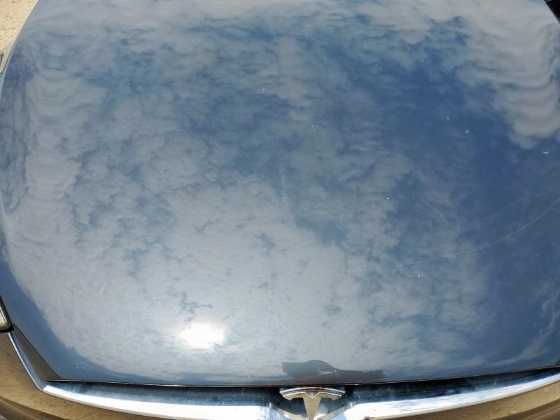 Photo 11 from auction – 2016 TESLA MODEL X with VIN 5YJXCAE41GF000530