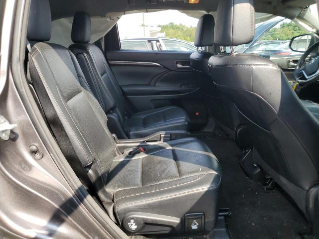 Photo 11 from auction – 2016 TOYOTA HIGHLANDER with VIN 5TDDKRFH5GS247552