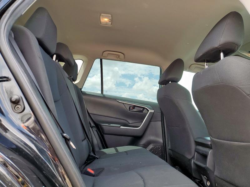 Photo 11 from auction – 2021 TOYOTA RAV4 LE with VIN 2T3H1RFVXMC138932