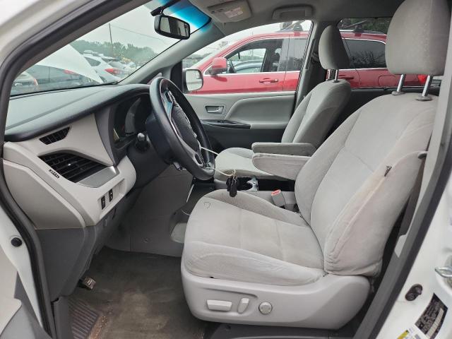 Photo 7 from auction – 2017 TOYOTA SIENNA LE with VIN 5TDKZ3DCXHS891511
