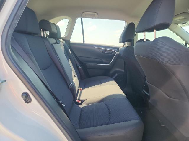 Photo 11 from auction – 2020 TOYOTA RAV4 LE with VIN JTMG1RFV2LD063195