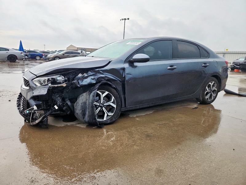 KIA FORTE FE 2021 with VIN 3KPF24ADXME340217 - Photo from auction