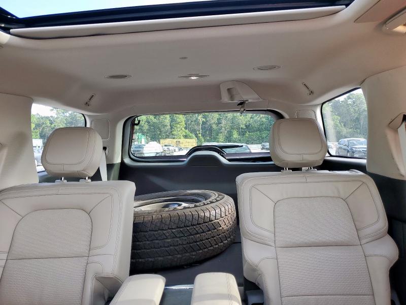Photo 10 from auction – 2024 LINCOLN NAVIGATOR with VIN 5LMJJ2LG8REL05261