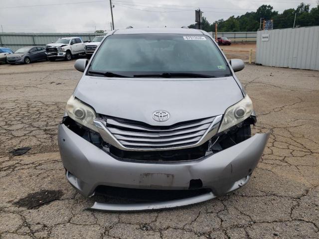 Photo 5 from auction – 2017 TOYOTA SIENNA LE with VIN 5TDKZ3DC2HS880969