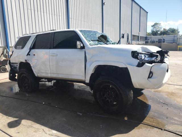 Photo 4 from auction – 2018 TOYOTA 4RUNNER SR with VIN JTEBU5JR2J5539484
