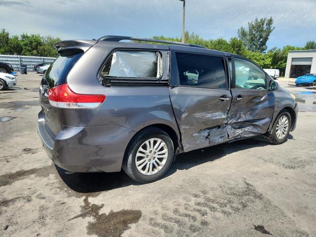 Photo 3 from auction – 2012 TOYOTA SIENNA XLE with VIN 5TDYK3DC8CS274048