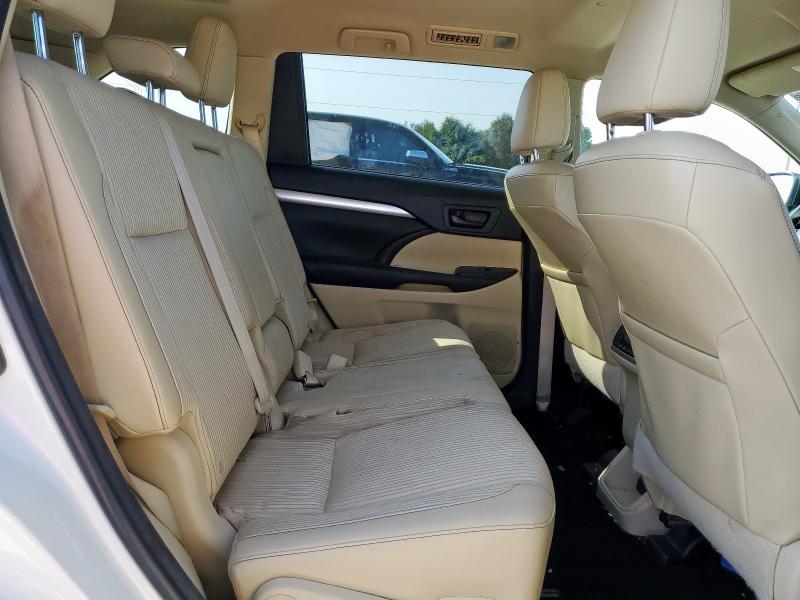 Photo 11 from auction – 2015 TOYOTA HIGHLANDER LE with VIN 5TDZKRFHXFS088547