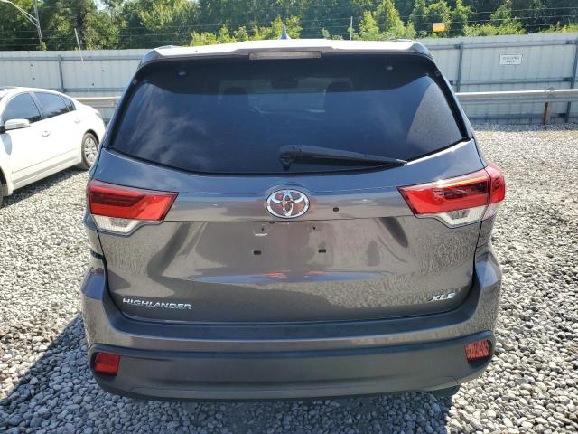Photo 6 from auction – 2018 TOYOTA HIGHLANDER SE with VIN 5TDKZRFH3JS543583