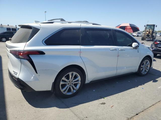 Photo 3 from auction – 2022 TOYOTA SIENNA LIM with VIN 5TDERKEC3NS092199