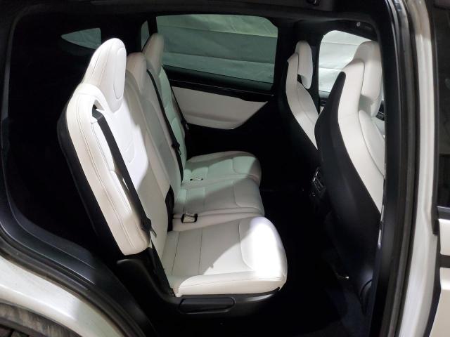 Photo 11 from auction – 2017 TESLA MODEL X with VIN 5YJXCDE22HF043226