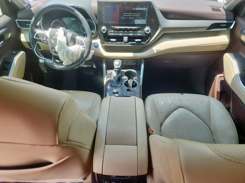 Photo 8 from auction – 2022 TOYOTA HIGHLANDER with VIN 5TDXBRCH7NS073062