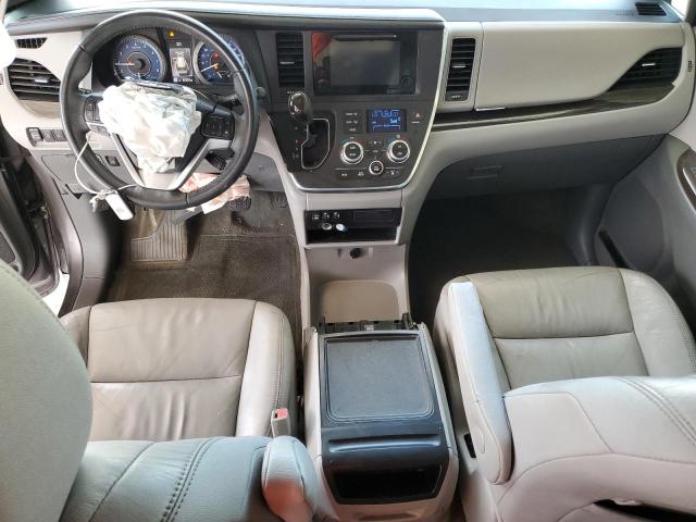 Photo 8 from auction – 2017 TOYOTA SIENNA XLE with VIN 5TDYZ3DC2HS836836