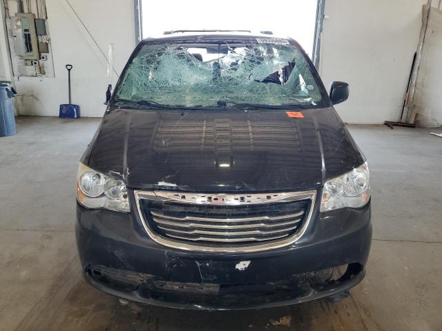 Photo 5 from auction – 2016 CHRYSLER TOWN & COU with VIN 2C4RC1BG0GR148082