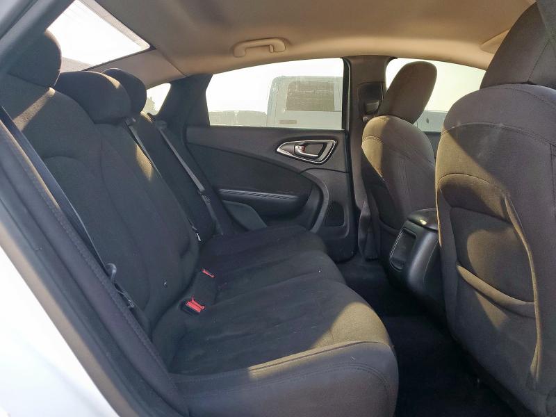 Photo 10 from auction – 2015 CHRYSLER 200 LIMITE with VIN 1C3CCCAB8FN747481