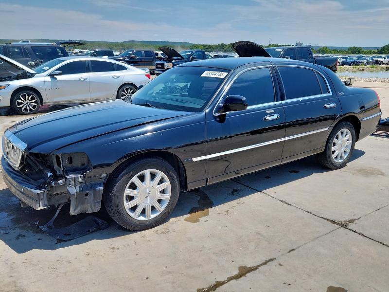 LINCOLN TOWN CAR S 2011 with VIN 2LNBL8CV8BX764006 - Photo from auction