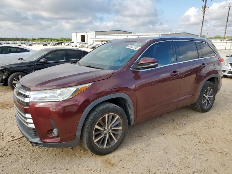 TOYOTA HIGHLANDER 2018 with VIN 5TDKZRFH8JS272486 - Photo from auction