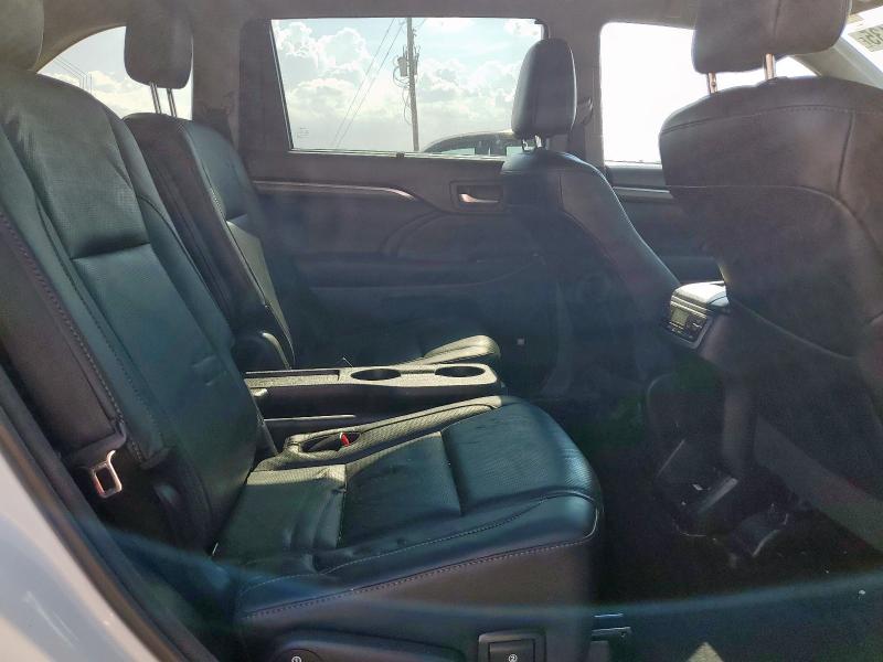 Photo 11 from auction – 2017 TOYOTA HIGHLANDER with VIN 5TDYZRFH8HS194327