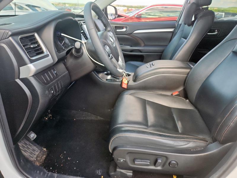 Photo 7 from auction – 2016 TOYOTA HIGHLANDER with VIN 5TDKKRFH5GS165862