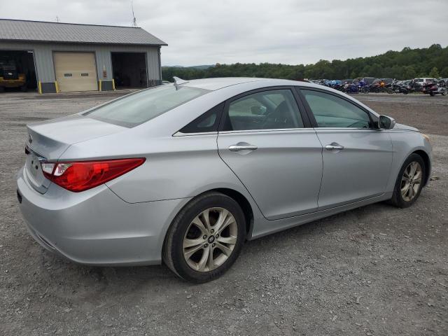 Photo 3 from auction – 2011 HYUNDAI SONATA SE with VIN 5NPEC4AC3BH080199