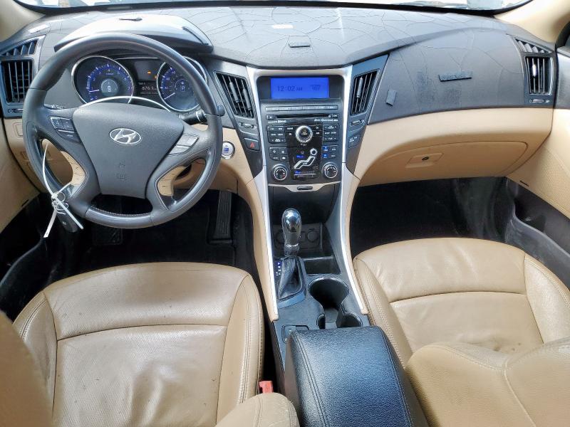 Photo 8 from auction – 2011 HYUNDAI SONATA SE with VIN 5NPEC4AC4BH070555