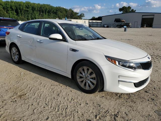 Photo 4 from auction – 2018 KIA OPTIMA LX with VIN 5XXGT4L38JG272685