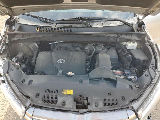 Photo 12 from auction – 2017 TOYOTA HIGHLANDER with VIN 5TDJZRFH5HS521557