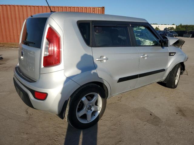 Photo 3 from auction – 2013 KIA SOUL with VIN KNDJT2A53D7498337