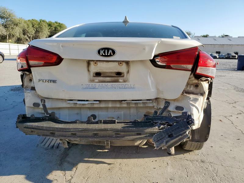 Photo 6 from auction – 2017 KIA FORTE LX with VIN 3KPFK4A78HE077919